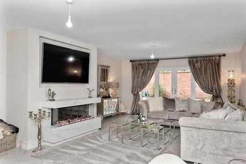 6 bedroom detached house for sale, Manor Gardens, Bury BL9