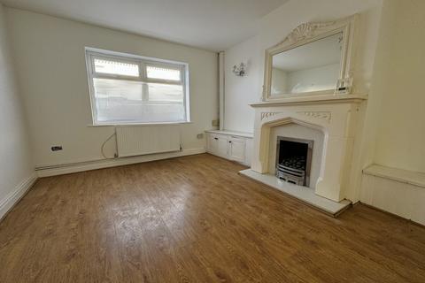 3 bedroom terraced house to rent, Farrar Street, Liverpool L13