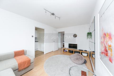 1 bedroom flat to rent, Bowman Mews, London SW18