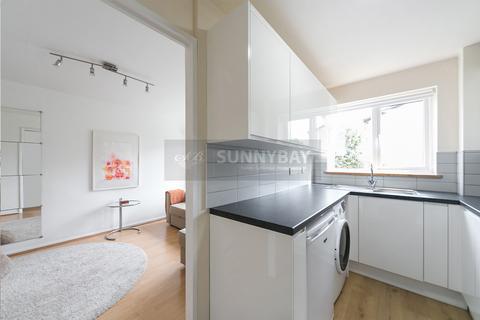 1 bedroom flat to rent, Bowman Mews, London SW18