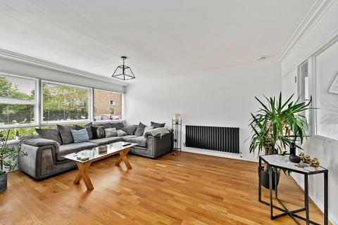 2 bedroom ground floor flat for sale, Parkleys, Richmond, TW10