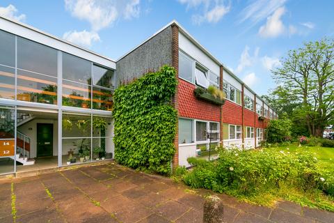 11, Marlowe Court Parkleys, Richmond, TW10 5LR