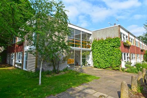 11, Marlowe Court Parkleys, Richmond, TW10 5LR