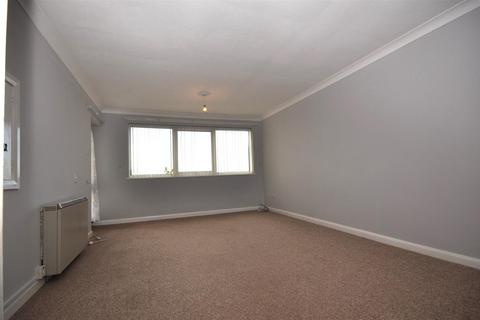 2 bedroom flat to rent, Trull Road