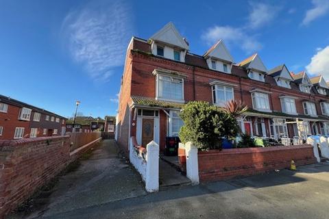 Studio to rent, Beechwood Road, Rhyl, LL18