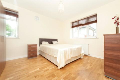 2 bedroom apartment to rent, Wilton Road, Muswell Hill, London, N10