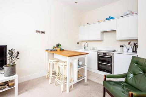 2 bedroom flat to rent, Barons Court Road, Barons Court, London, W14