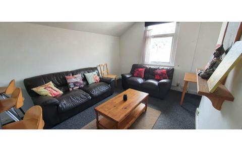 3 bedroom flat to rent, Glynrhondda Street, Cathays, Cardiff