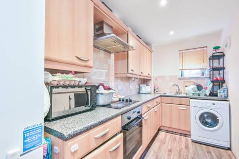 2 bedroom flat for sale, Rookery Way, Colindale, London, NW9