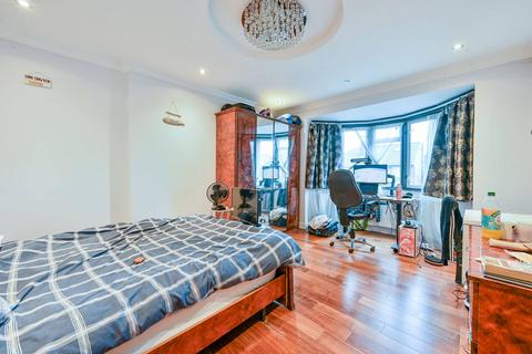 61 Vyner Road, London, W3 7LZ