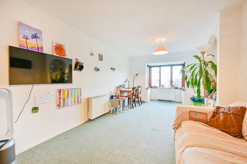 2 bedroom flat for sale, Cotton Avenue, Acton, London, W3