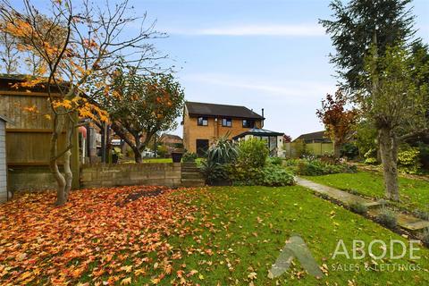 4 bedroom detached house for sale, Lark Rise, Uttoxeter ST14