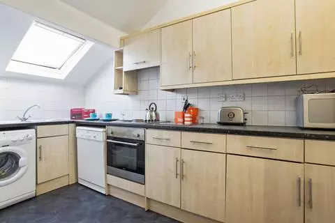 5 bedroom house to rent - Pamja 3