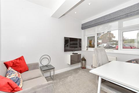37 Chaplin Drive, Headcorn, Ashford, TN27 9TN
