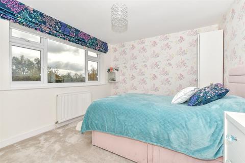 37 Chaplin Drive, Headcorn, Ashford, TN27 9TN