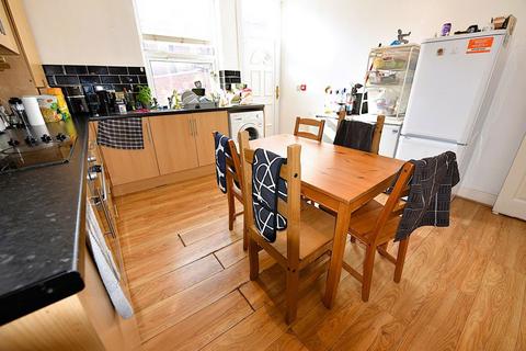 4 bedroom house to rent, Mayville Street