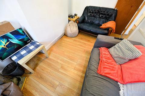 4 bedroom house to rent, Mayville Street