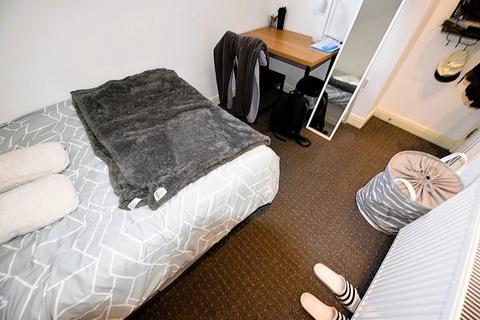 4 bedroom house to rent, Mayville Street