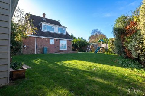 2 bedroom detached house for sale, Northwood Drive, Ryde