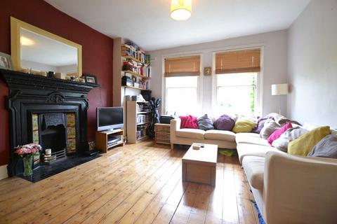 1 bedroom flat to rent, Coniston Road, London N10