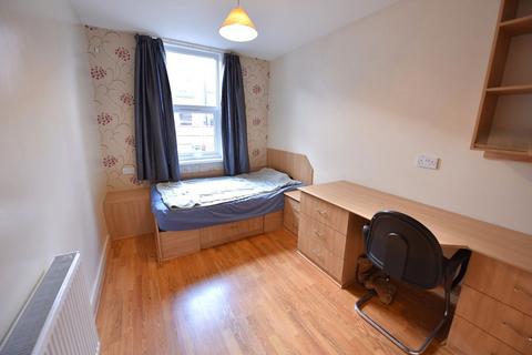 5 bedroom flat to rent, Mayville Road