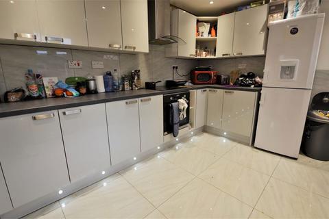 6 bedroom house to rent, 5 Norwood Terrace