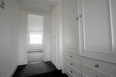 2 bedroom apartment to rent, Blenheim Terrace, St John's Wood NW8