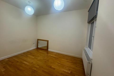 1 bedroom flat to rent, London SW2