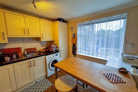 2 bedroom semi-detached bungalow to rent, Aureole Walk - AVAILABLE EARLY FEB