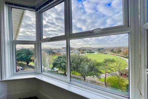 2 bedroom flat for sale, Park Road, Bexhill-on-Sea, TN39