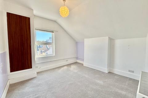 Basement Flat, 19 Park Road, Bexhill-on-sea, TN39 3HZ