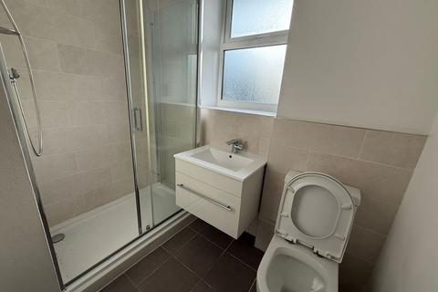 1 bedroom flat for sale, Flat 7 Portman House, 16-20 Victoria Road, Romford, Essex, RM1 2EQ