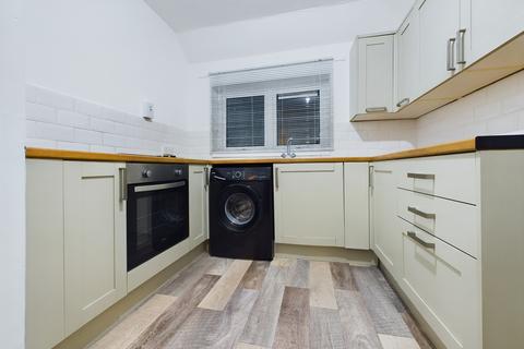 2 bedroom maisonette to rent, The Slade Greens, Leicester, LE2