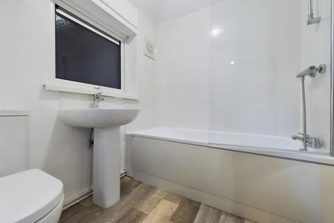 2 bedroom maisonette to rent, The Slade Greens, Leicester, LE2