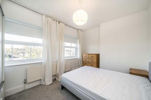 2 bedroom flat to rent, Cavendish Road, London SW12