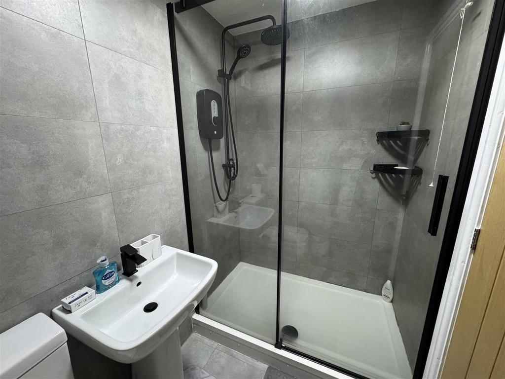 Shower room 1