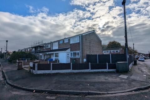 3 bedroom end of terrace house to rent, Clifton Avenue, Cannock WS11