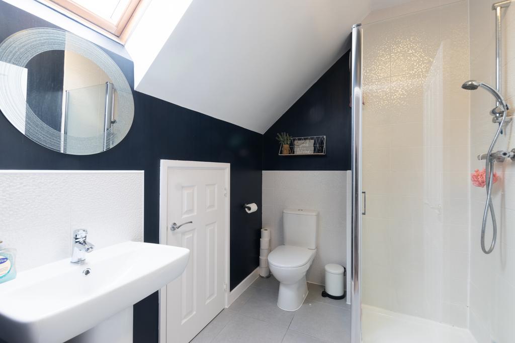 Bedroom1ensuite