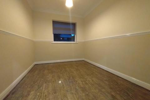 2 bedroom maisonette to rent, Kington Way, Birmingham B33 8PU