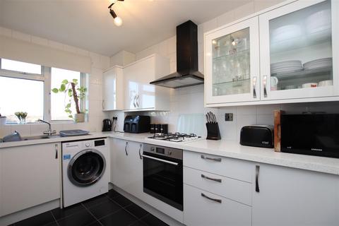 77 Beacon Drive, Bean, Dartford, DA2 8BW