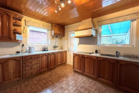 2 bedroom detached bungalow for sale, Walkers Lane South, Blackfield SO45