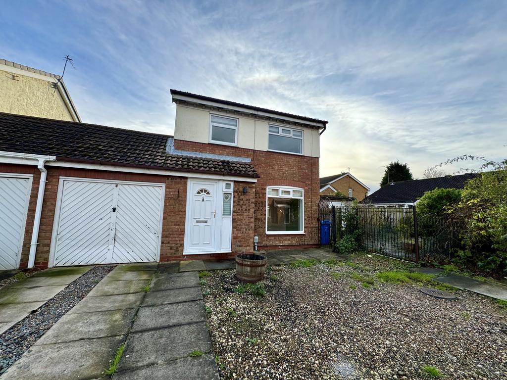 3 Bedroom House - link detached for Sale