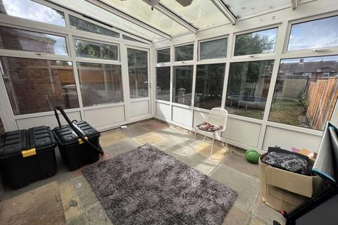 3 bedroom bungalow for sale, Roman Road, Luton LU4