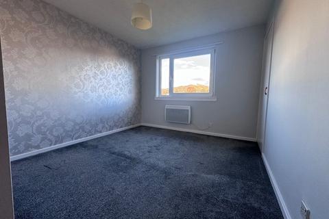 2 bedroom flat to rent, Woodside Road, Tullibody, FK10