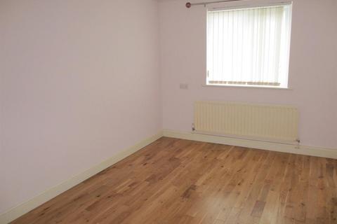 2 bedroom flat to rent, Valley Road, Middlesbrough, , TS4 2RX