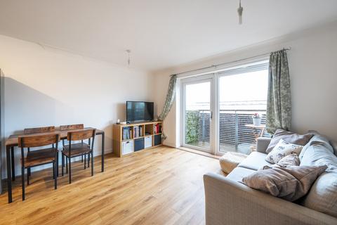 1 bedroom flat for sale, Ferndale Crescent, Carshalton, SM5