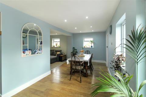 4 bedroom semi-detached house for sale, Manchester Drive, Leigh-on-Sea, Essex, SS9