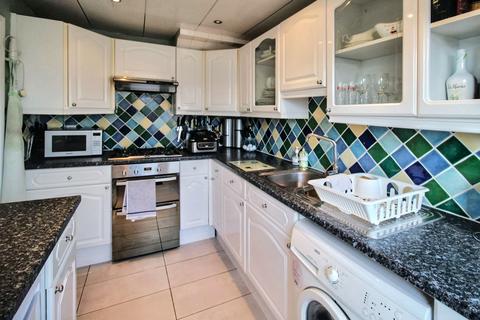 3 bedroom terraced house for sale, Englefield Close, Kingston Park, Newcastle Upon Tyne, Tyne & Wear, NE3 2TT