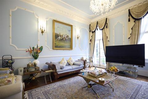 2 bedroom flat for sale, Palace Gardens Terrace, W8