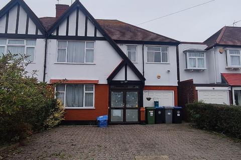 4 bedroom semi-detached house to rent, Norval Road, Wembley